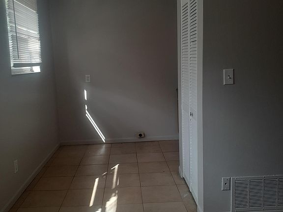 2nd image of 3685 Cleveland Ave APT C1