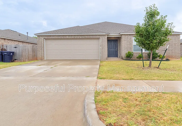 11608 NW 95th St — Photo 1