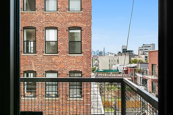 Rented by MNS | media 33