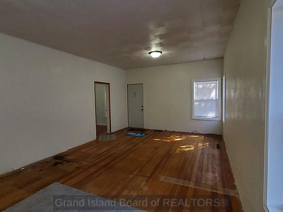 3rd image of 108 West Ln