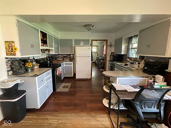 4th image of 4711 Earlham Dr