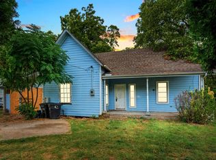 734 N Robinson St, Cleburne, TX 76031