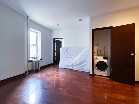 Rented by Kahen Properties | media 26