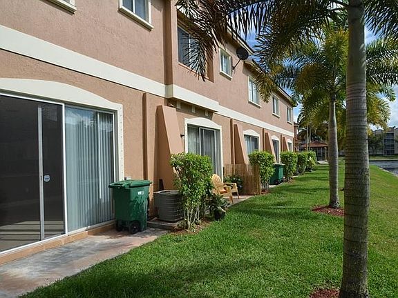4th image of 7909 Catalina Cir #1
