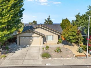 155 Country Hill Dr, Phoenix, OR 97535