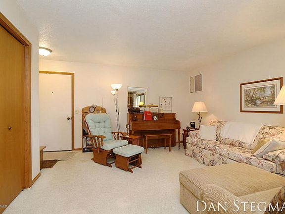5th image of 6721 Boca Vista Dr NE #6