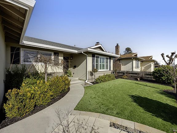 3rd image of 801 Crinella Drive
