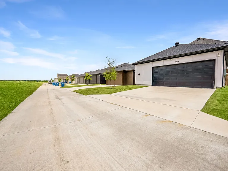 7224 Bayhill Ln — Photo 27
