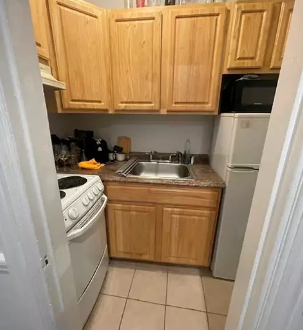 Studio, 400 sqft, $2,200 — Photo 3