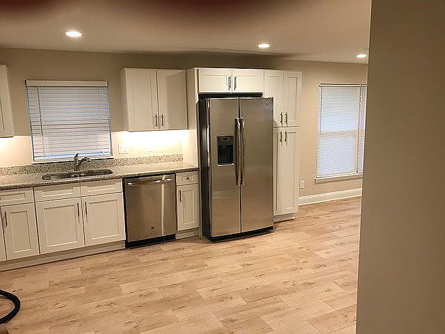 1st image of 10945 Luana Dr N
