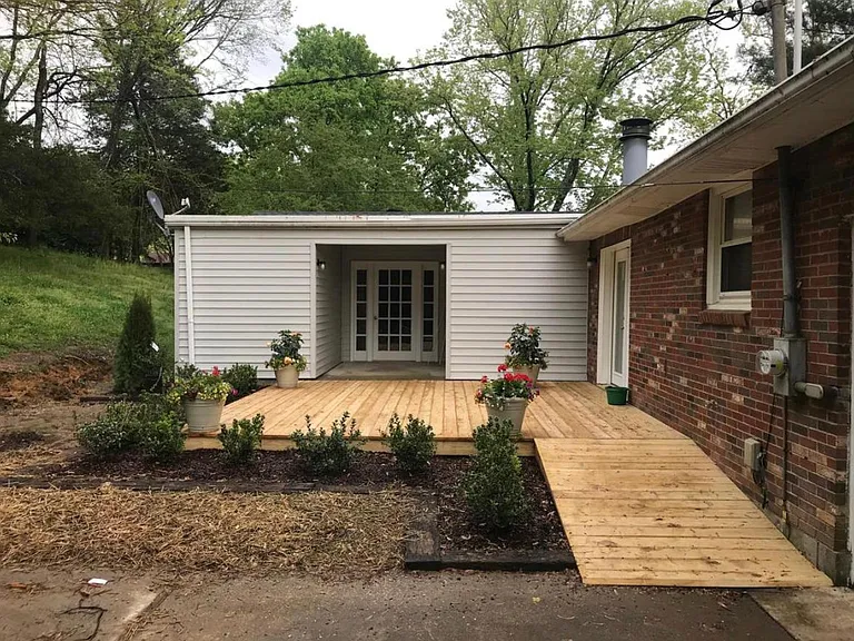 2232 S Berrys Chapel Rd — Photo 2