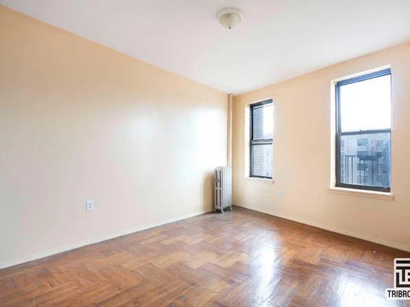 2327 Andrews Avenue North image 3 of 6