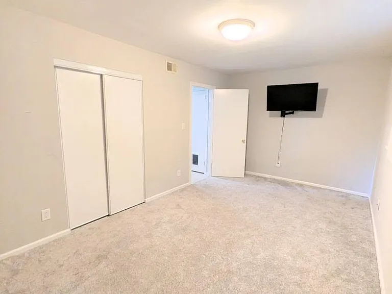 310 Cumberland Dr SE — Photo 14