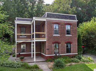 360 Kaufmann Ave, Dubuque, IA 52001