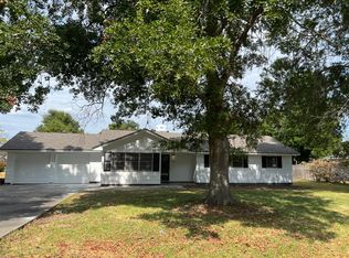 5200 Simpson Ave, Groves, TX 77619