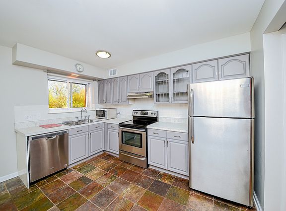 4th image of 9474 Bay Colony Dr APT 3E