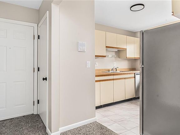 2nd image of 3 Village Ct Unit 3
