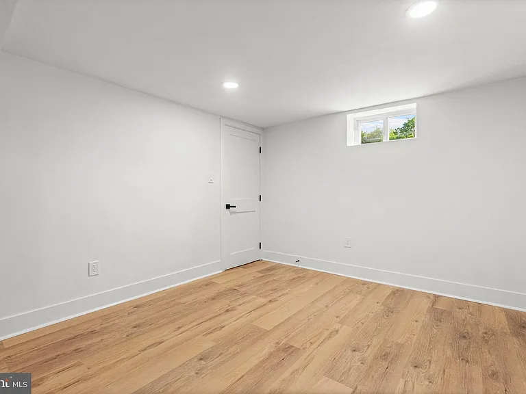 1019 President St — Photo 24