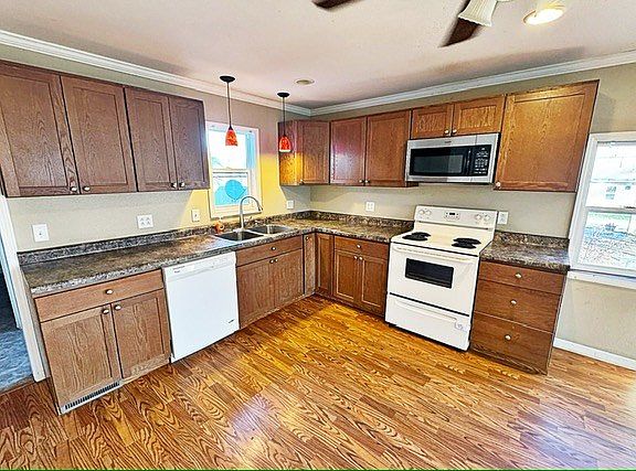 2nd image of 3118 9th Ave S