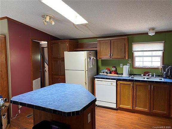 5th image of 146 Jade Walker Dr