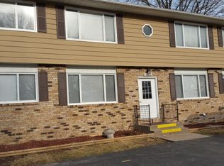 1820 Sutton Pl APT 4, Bettendorf, IA