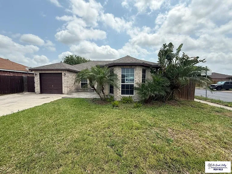 2811 Pompeii St — Photo 1
