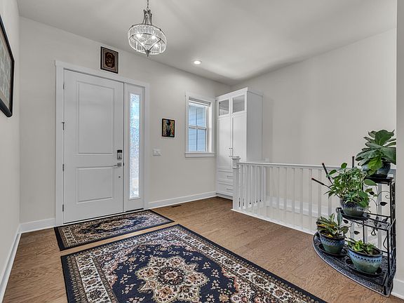 4th image of 628 Pine Cir
