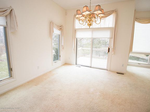 5th image of 5254 Golden Cir