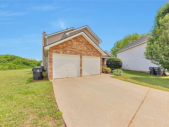 3rd image of 2013 Rolling Meadows Rd