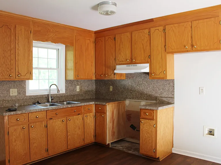 2538 Lewis Dr — Photo 6