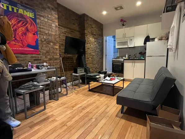 170 Delancey St APT 1RL, New York, NY 10002