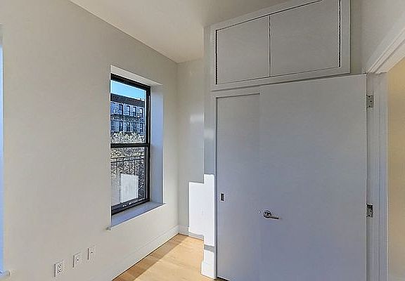 4th image of 76 E 1st St #4B1