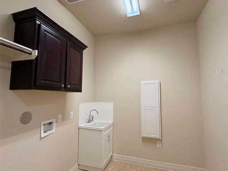 5423 Lachlan Springs Ln — Photo 40