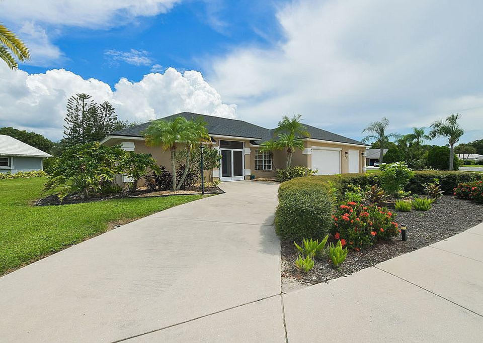 1st image of 542 Silk Oak Dr