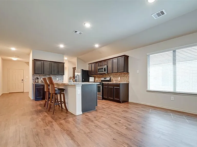 1415 Rodeo Cattle Ln — Photo 6