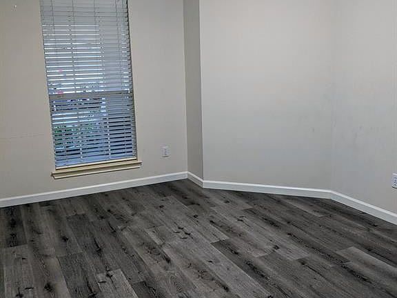 5th image of 1118 Foxland Chase St