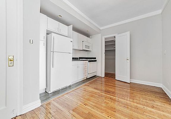 3rd image of 8724 115th St APT 3B
