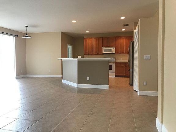 3rd image of 1263 Scarlet Oak Cir