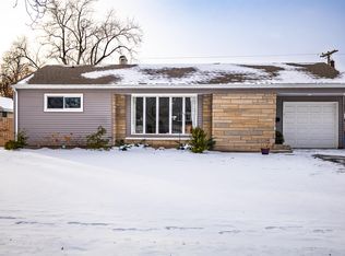 903 S Main St, Crown Point, IN 46307