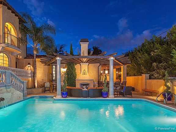 4th image of 3947 La Cresta Dr
