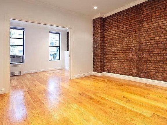 2nd image of 101 Macdougal St APT 3A