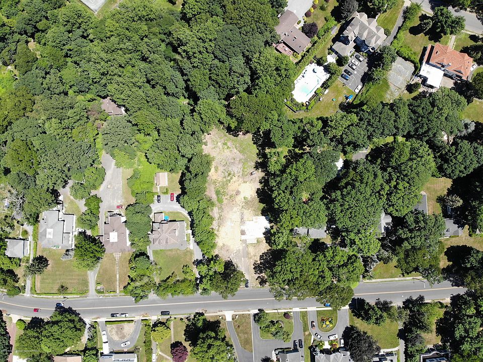 2nd image of 673 Westwood Ave