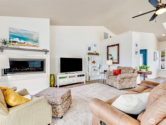 4th image of 241 N Razor Clam Drive SW