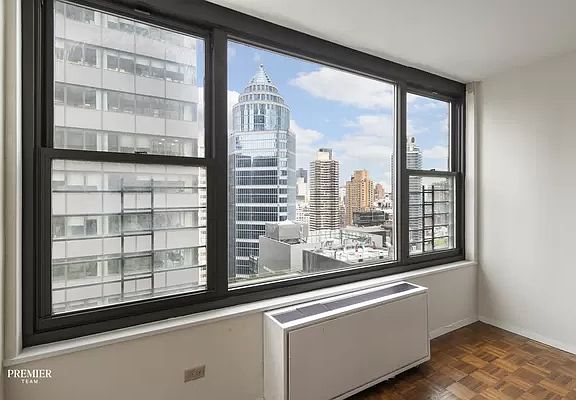 5th image of 117 E 57th St APT 27F