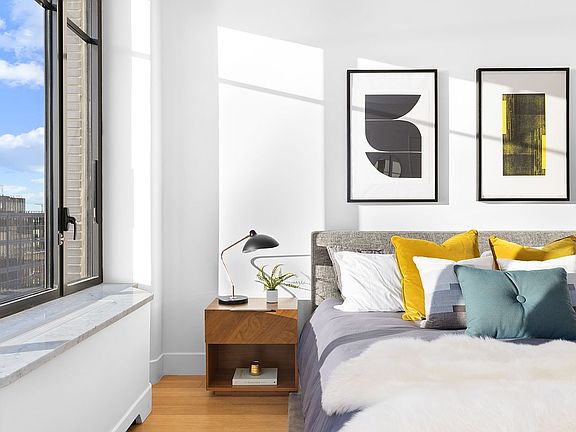 5th image of 110 Charlton St APT 19A