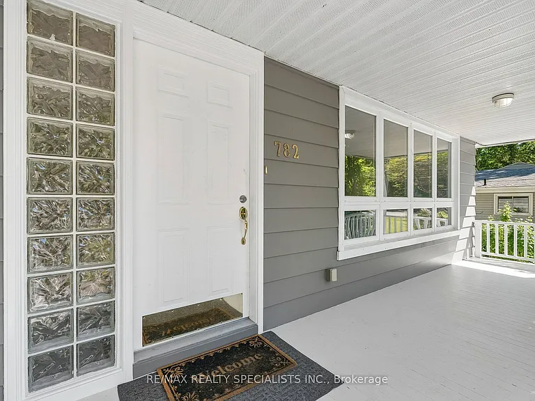 782 Hastings Ave — Photo 4
