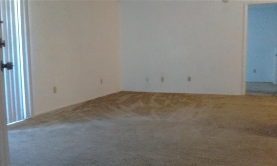 2nd image of 711 Greenlawn Blvd