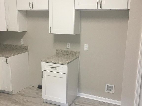 5th image of 381 Southern Branch Ln