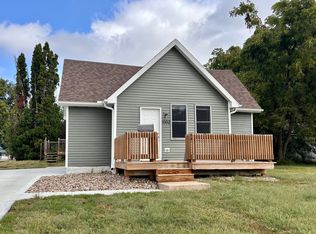 1002 N 3rd Ave E, Newton, IA 50208