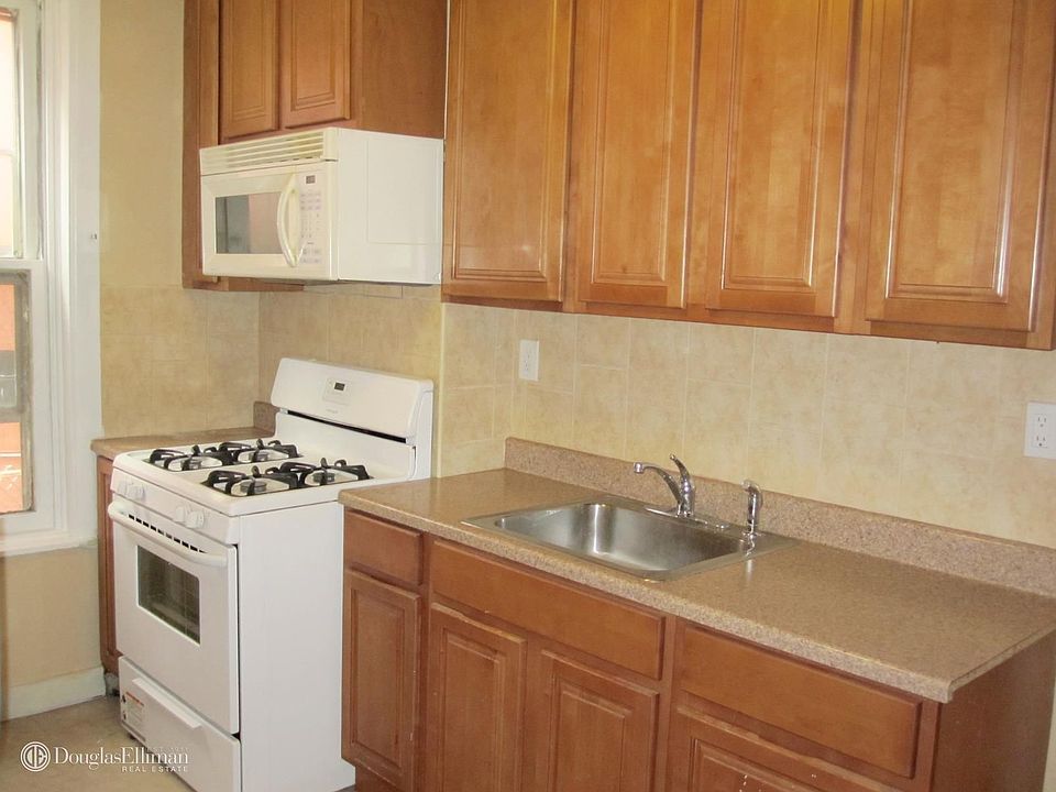 2nd image of 464 Empire Blvd #1F